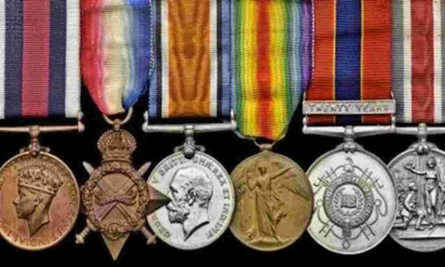 1600x960_1026761-police-medals-RAYqRRyu1Y.jpg