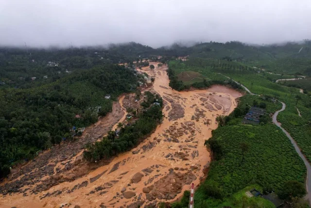 Wayanad landslide-UK0cgRyKcD.webp