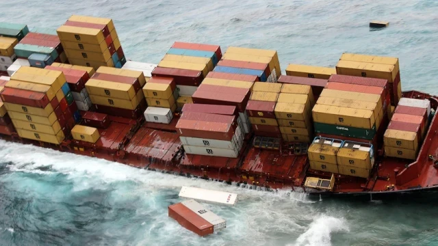 cargo ship-5liYPegLtH.webp