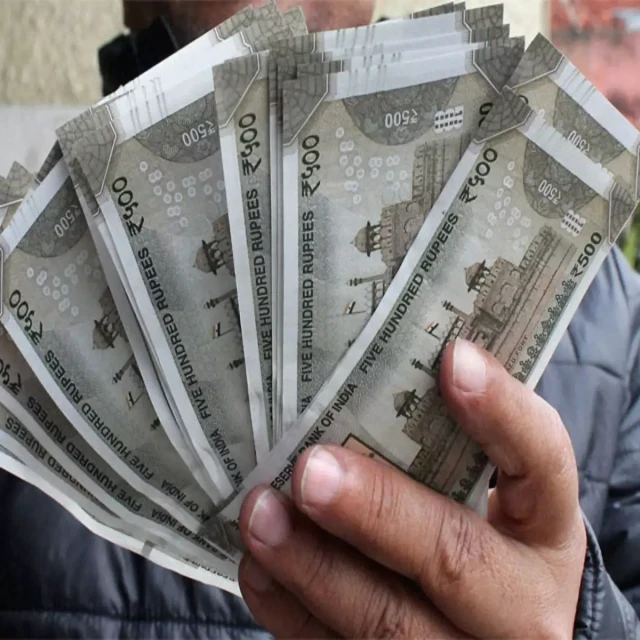 money-5IGbVV098s.webp