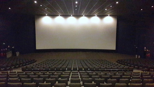 theater-4lGdu0R7Cb.jpg