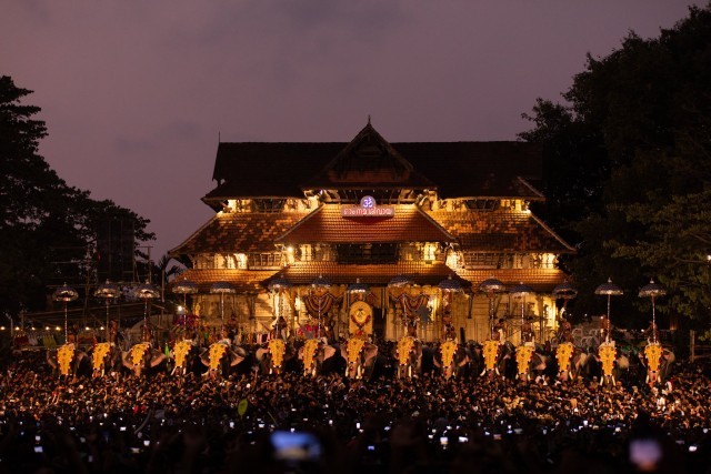 thrissur pooram-ahmiRa2ktb.jpg