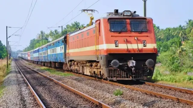 train kerala-j1V2WCri2c.webp
