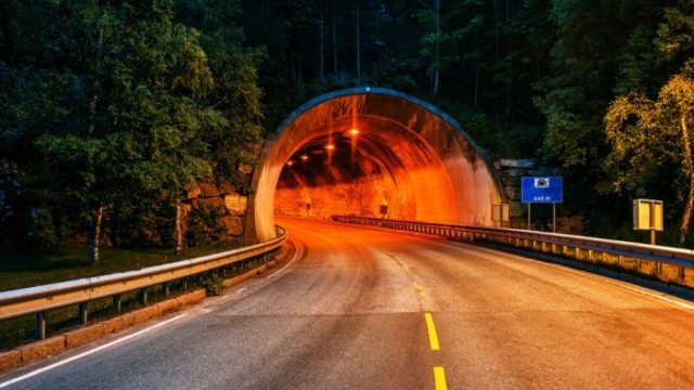 tunnel-istock-891381-1600775773-mqnmpdw7TT.jpg